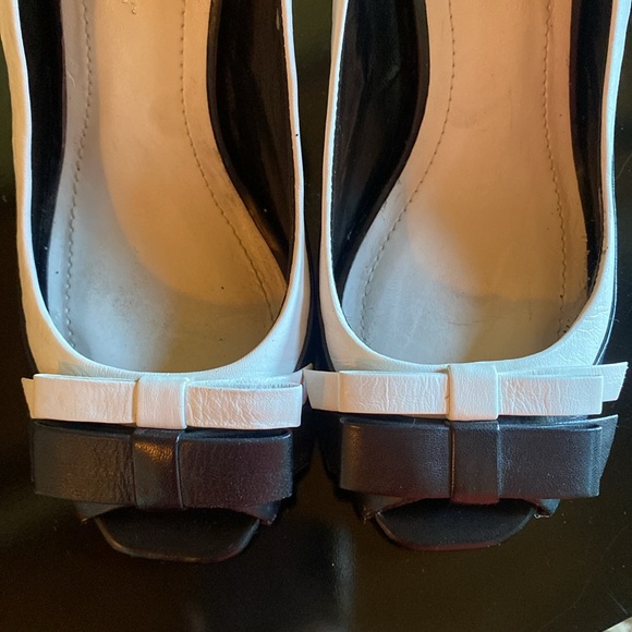 BCBGeneration black-and-white high heel open toe dress shoes - Picture 2 of 9